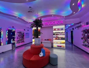 THI CÔNG QUÁN MUSIC BOX- SIXTEEN